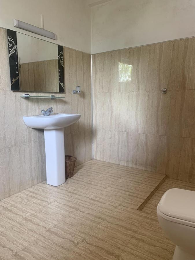 360 Beach Residence 니곰보 외부 사진